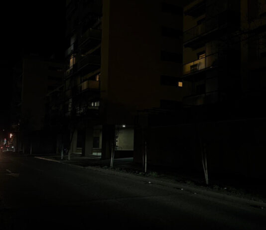 Dos noches consecutivas a oscuras: la calle Berlín de Alcorcón lleva dos días sin alumbrado público Dos noches consecutivas a oscuras: la calle Berlín de Alcorcón lleva dos días sin alumbrado público