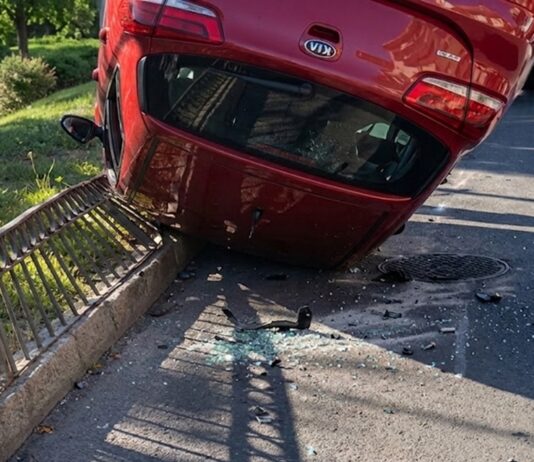 Accidente en Alcorcón: un conductor da positivo en alcoholemia tras volcar su coche Accidente en Alcorcón: un conductor da positivo en alcoholemia tras volcar su coche