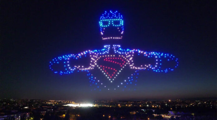 Centenares de drones iluminarán el cielo en un espectáculo único que cerrará las Fiestas de Alcorcón Centenares de drones iluminarán el cielo en un espectáculo único que cerrará las Fiestas de Alcorcón
