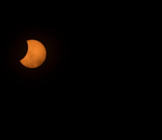 Alcorcón pudo ver el eclipse de sol casi en su totalidad: la ciudad estuvo a oscuras durante un minuto Alcorcón pudo ver el eclipse de sol casi en su totalidad: la ciudad estuvo a oscuras durante un minuto