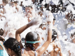 Castillos hinchables, fiestas de espuma y tren turístico: Alcorcón llena sus fiestas de actividades para niños Castillos hinchables, fiestas de espuma y tren turístico: Alcorcón llena sus fiestas de actividades para niños