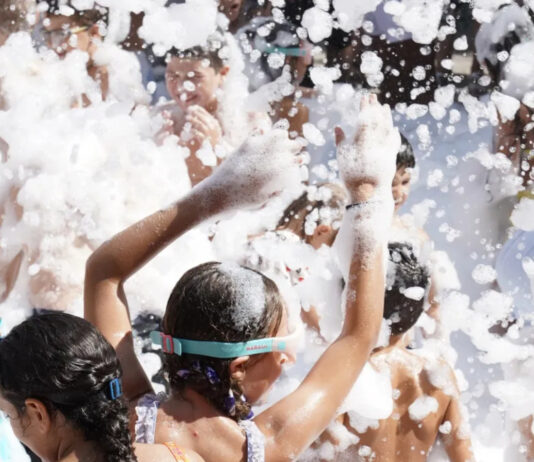 Castillos hinchables, fiestas de espuma y tren turístico: Alcorcón llena sus fiestas de actividades para niños Castillos hinchables, fiestas de espuma y tren turístico: Alcorcón llena sus fiestas de actividades para niños