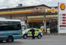 Clausuran las gasolineras Repsol y Shell del Polígono Urtinsa de Alcorcón tras una fuga de gas
