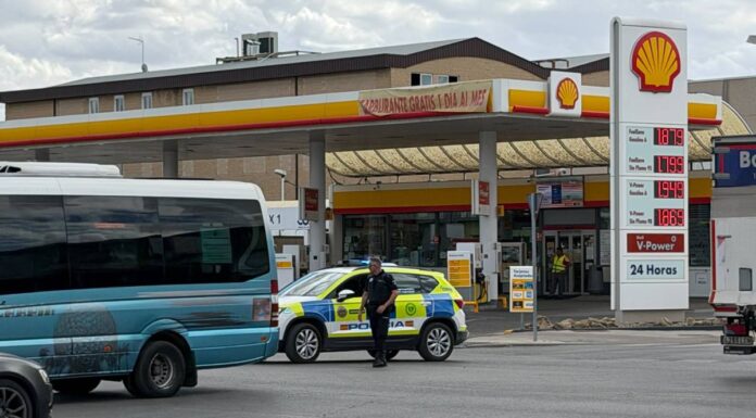 Clausuran las gasolineras Repsol y Shell del Polígono Urtinsa de Alcorcón tras una fuga de gas