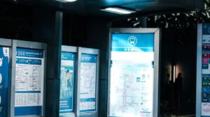 Alcorcón se prepara para dar el salto a las marquesinas inteligentes
