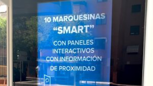 Las marquesinas de Alcorcón cambian: tendrán pantallas táctiles con mapas interactivos