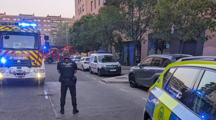 Un rescate con final feliz en Alcorcón: los bomberos salvan a una anciana tras sufrir una aparatosa caída Un rescate con final feliz en Alcorcón: los bomberos salvan a una anciana tras sufrir una aparatosa caída