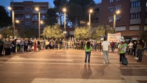 Concentración de la PAH en Alcorcón para reclamar el derecho a la vivienda: "Hay que tomar partido"
