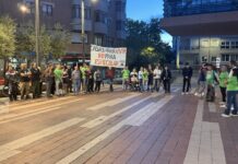 Concentración de la PAH en Alcorcón para reclamar el derecho a la vivienda: “Hay que tomar partido“