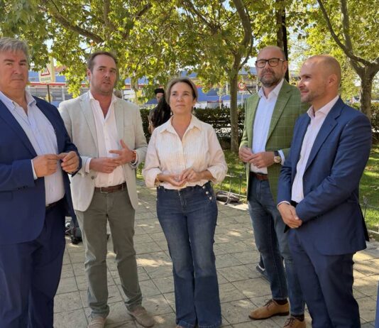 Visita de Cuca Gamarra a Alcorcón con los edificios okupados de la calle Praga y los datos de criminalidad en el foco Visita de Cuca Gamarra a Alcorcón con los edificios okupados de la calle Praga y los datos de criminalidad en el foco