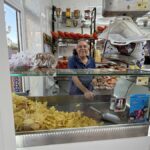 Patatas Paco y una vida ligada a Alcorcón: Francisco Aranda prepara el relevo de este histórico negocio