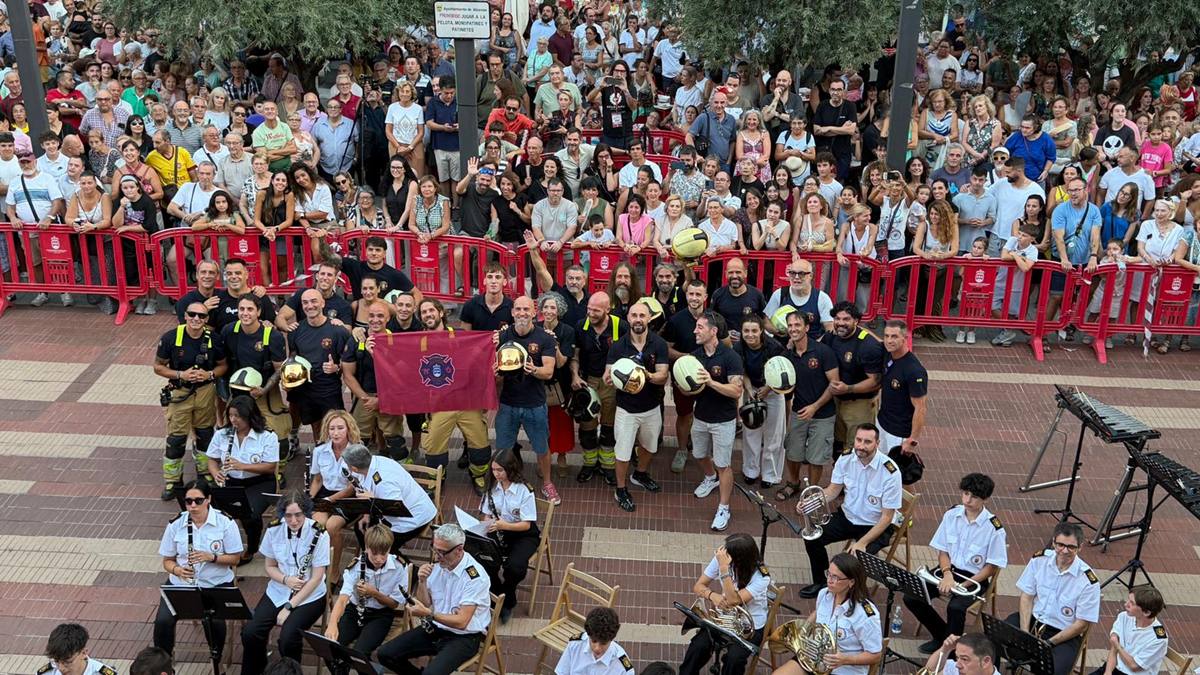 Pistoletazo de salida a Fiestas de Alcorcón con Pilar Peña y los Bomberos como protagonistas de un pregón emocionante Pistoletazo de salida a Fiestas de Alcorcón con Pilar Peña y los Bomberos como protagonistas de un pregón emocionante