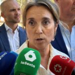 Visita de Cuca Gamarra a Alcorcón con los edificios okupados de la calle Praga y los datos de criminalidad en el foco