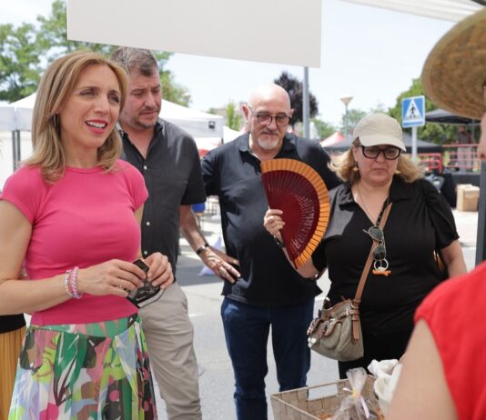 Alcorcón vuelve a apostar por el consumo de cercanía con una nueva edición del Ecomercado Alcorcón vuelve a apostar por el consumo de cercanía con una nueva edición del Ecomercado