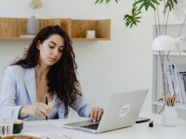 Programa de empleo para mujeres en Alcorcón, accesibilidad en Metro y más actualidad regional en el podcast de madridhoy Plan de trabajo para la mujer en Alcorcón
