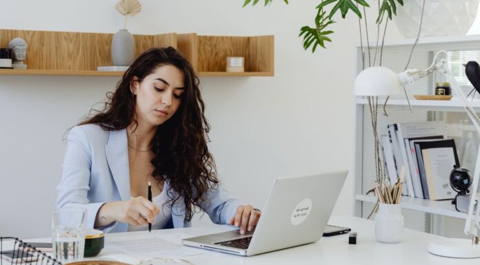 Programa de empleo para mujeres en Alcorcón, accesibilidad en Metro y más actualidad regional en el podcast de madridhoy Plan de trabajo para la mujer en Alcorcón