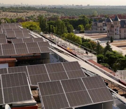 Presupuestos participativos en Móstoles, plantas solares en Alcorcón y actualidad regional en el podcast de madridhoy paneles solares en Alcorcón
