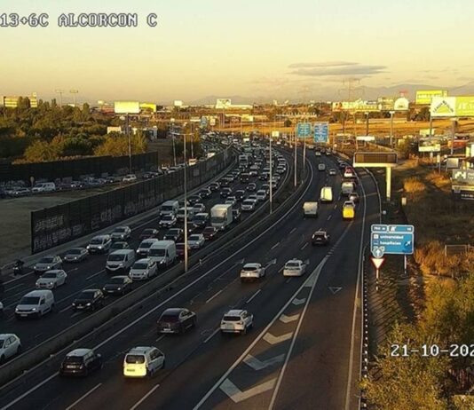 Más de cuatro kilómetros de retenciones en Alcorcón tras un accidente en la A-5 Más de cuatro kilómetros de retenciones en Alcorcón tras un accidente en la A-5