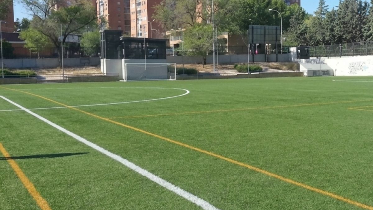 Alcorcón resuelve el problema de los Alfredo Cenarriaga: vuelve la iluminación a los campos