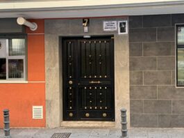 Ocho denuncias y 17 familias afectadas: los vecinos que piden soluciones por un burdel clandestino en el centro de Alcorcón Ocho denuncias y 17 familias afectadas: los vecinos que piden soluciones por un burdel clandestino en el centro de Alcorcón