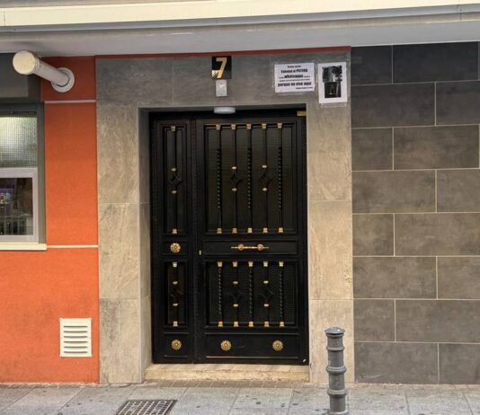 Ocho denuncias y 17 familias afectadas: los vecinos que piden soluciones por un burdel clandestino en el centro de Alcorcón Ocho denuncias y 17 familias afectadas: los vecinos que piden soluciones por un burdel clandestino en el centro de Alcorcón