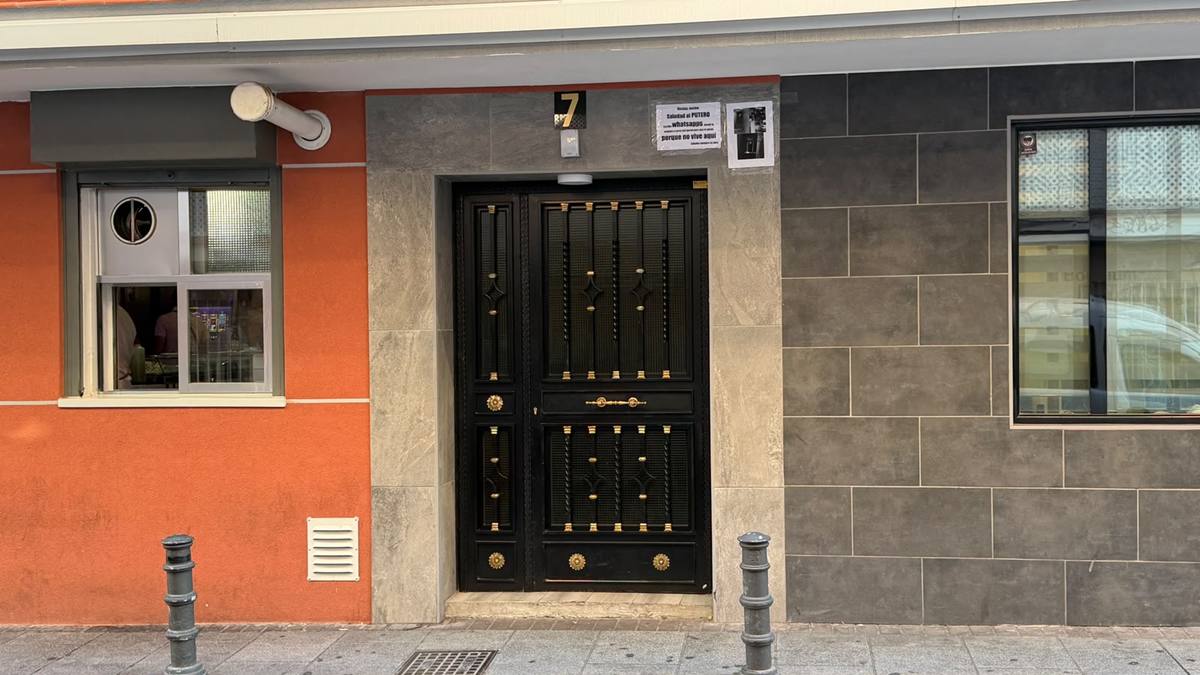 Ocho denuncias y 17 familias afectadas: los vecinos que piden soluciones por un burdel clandestino en el centro de Alcorcón