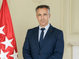 Alcorcón vuelve a ser protagonista en la política nacional: Carlos Novillo entra en la lista de Alberto Núñez Feijóo Alcorcón vuelve a ser protagonista en la política nacional: Carlos Novillo entra en la lista de Alberto Núñez Feijóo
