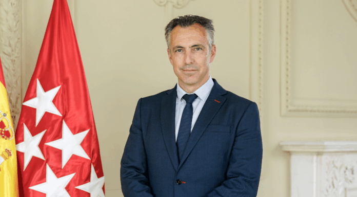 Alcorcón vuelve a ser protagonista en la política nacional: Carlos Novillo entra en la lista de Alberto Núñez Feijóo Alcorcón vuelve a ser protagonista en la política nacional: Carlos Novillo entra en la lista de Alberto Núñez Feijóo