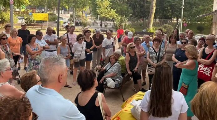Alcorcón suma nuevos apoyos contra el tanatorio-crematorio: los negocios se unen a la protesta vecinal