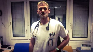 Viajaba en el AVE accidentado en Urda y atendió a los heridos: la historia de Juan Manuel Parra, médico del Hospital de Alcorcón