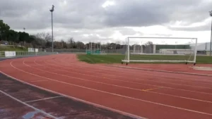 Incertidumbre en el atletismo de Alcorcón por el retraso de las obras de la pista y el almacén 9